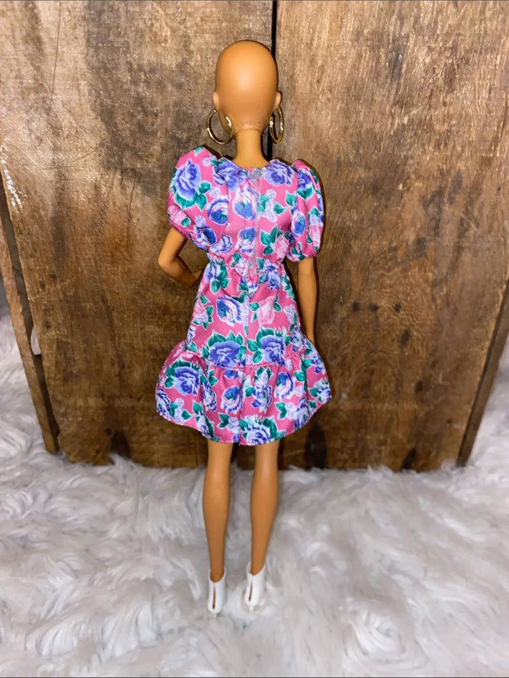 N/A fashionista bald